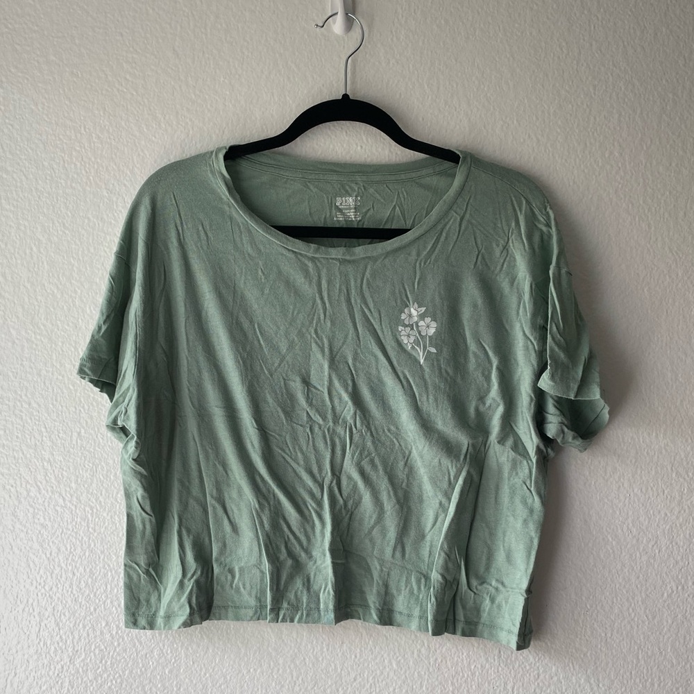 VS PINK cropped tshirt
